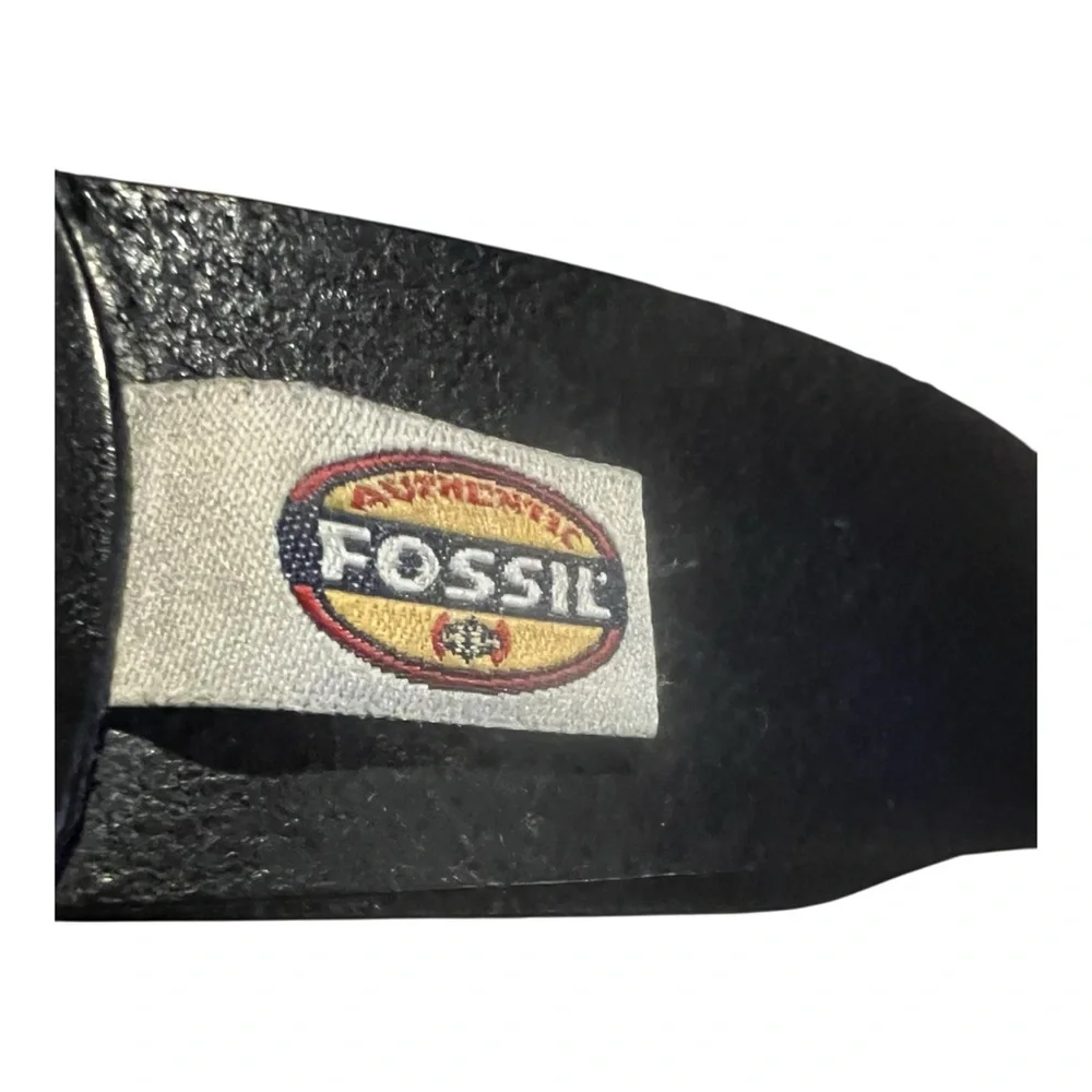 Fossil Black Leather Belt with Brushed Silver Hardware. Size 40